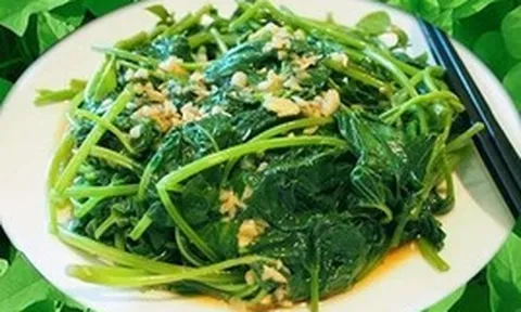 Loại "rau trường thọ" nên ăn mùa này để sạch ruột, bổ dạ dày, tăng miễn dịch: Chỉ vài ngàn một bó lại chế biến nhiều món cực ngon miệng