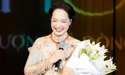 Nữ NSND có hôn nhân viên mãn hơn 30 năm, nhưng chưa một lần mặc váy cưới