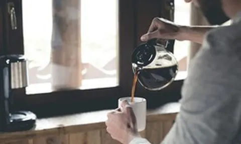 Thường xuyên uống cà phê vào thời điểm này, đừng trách vì sao cơ thể luôn thiếu sắt