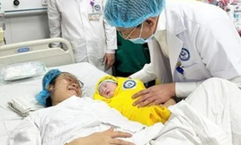 Tiếp tục bãi bỏ hạn chế sinh con thứ ba nhằm duy trì mức sinh thay thế