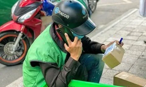 Vừa chuyển khoản 86.000 đồng cho shipper, người đàn ông SN 1985 nhận thông báo: Mỗi tháng bị trừ 2 triệu đồng, kèm khoản nợ 16 triệu đồng
