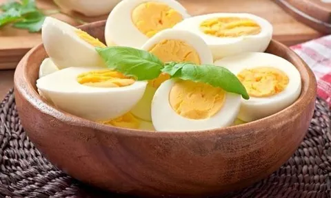 Ăn trứng hàng ngày suốt 1 năm, người phụ nữ 63 tuổi nhận tin vui