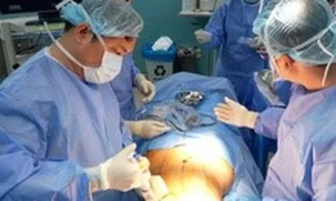Thủng ruột, nhiễm trùng, trầm cảm là biến chứng thường gặp phẫu thuật thẩm mỹ hiện nay