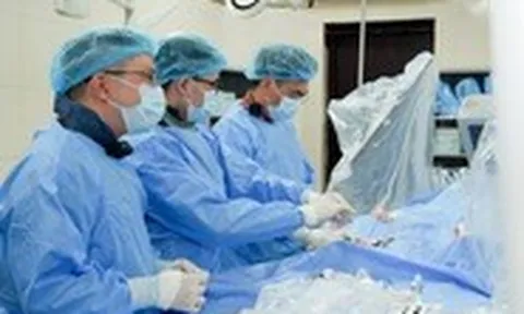Sử dụng AI hỗ trợ can thiệp tổn thương mạch vành phức tạp cho người bệnh cao tuổi