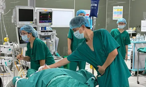 Món quà cuối cùng của người cha "viết tiếp" ba cuộc đời ở lại