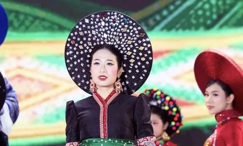 Hà Phương đưa áo dài, thổ cẩm và di sản Việt đến gần hơn với thế hệ trẻ