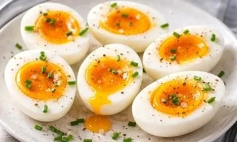Ăn một quả trứng mỗi ngày có làm tăng mỡ máu?