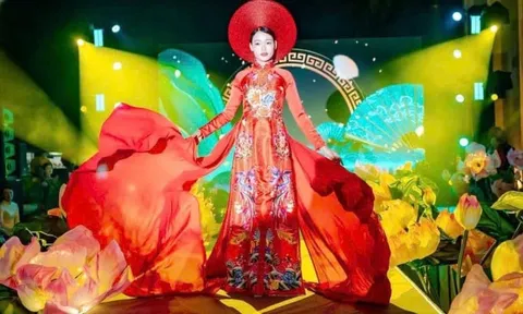 NTK Cao Thu Vân ra mắt 5 mẫu áo dài nhận diện Xứ Thanh