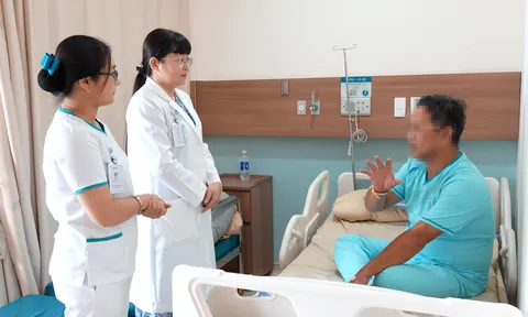 Bất chợt đau đầu dữ dội, nhập viện phát hiện xuất huyết não