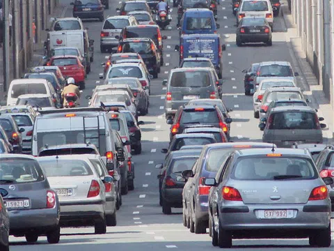 Lái xe quá tốc độ cho phép, tài xế phải nộp phạt gần 3 tỷ đồng