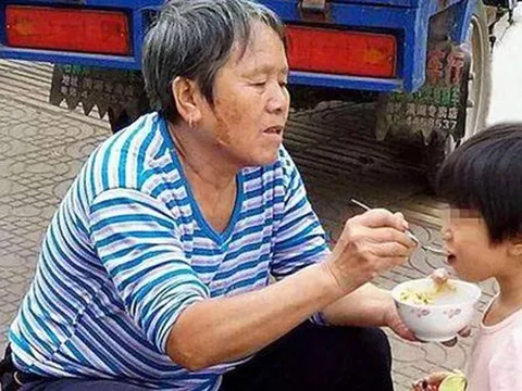 Đừng nhầm lẫn! Nếu thực sự thương cháu, ông bà thường có 3 đặc điểm này, nhà bạn có không?