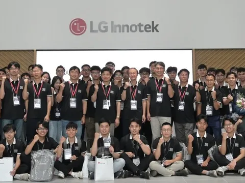 /C O R R E C T I O N -- LG Innotek/