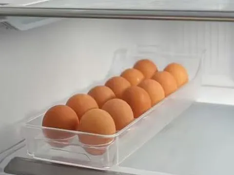 Trứng sẽ tươi lâu bất ngờ nếu được bảo quản ở vị trí này trong tủ lạnh - không phải cánh tủ