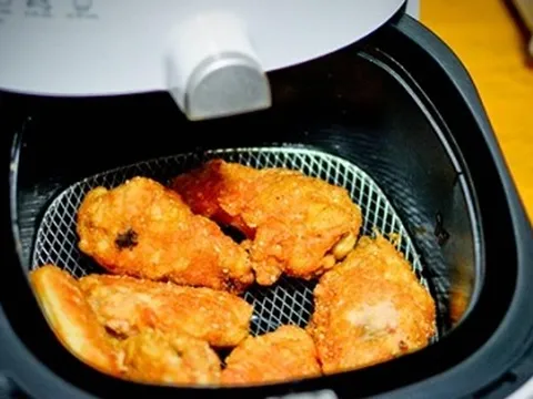 8 loại thực phẩm 'kỵ' nồi chiên không dầu
