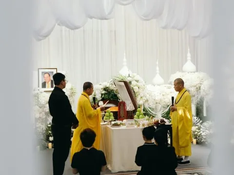 Nhiều gia đình lựa chọn gửi tro cốt tại chùa vừa thuận tiện vừa tiết kiệm