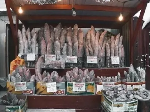 Thành phố lạnh nhất thế giới, nơi các cửa hàng không cần tủ lạnh