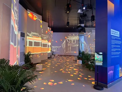 Hà Nội nghìn năm "hiện lên" bằng ánh sáng, công nghệ tại triển lãm "Hà Nội Rạng Rỡ - Ánh sáng và Di sản"