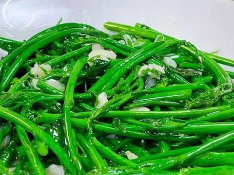 Loại rau xưa nay chỉ tuốt lá nấu canh, nhưng làm theo cách này lại cực ngon, giòn vô cùng và ai ăn cũng bất ngờ