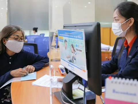 Chính thức từ ngày mai (5/1): Đối tượng này không thể mở thẻ ngân hàng!