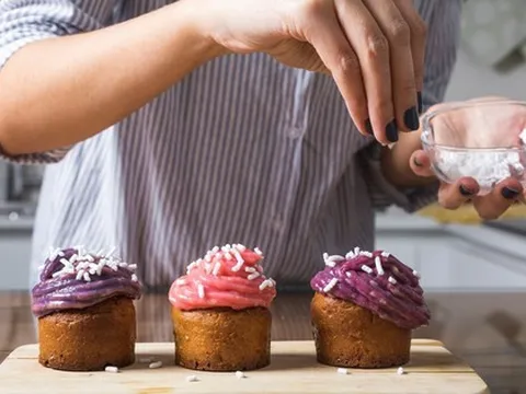 Chỉ 1 tuần không ăn đồ ngọt, tôi bất ngờ với những gì xảy ra trên gương mặt, đầu óc và đôi chân của mình