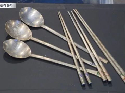 Giá bạc tăng phi mã, nhiều người nô nức đi lục thìa bạc trong bếp bán lấy tiền