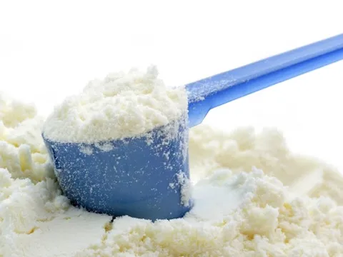 Bộ Y tế yêu cầu thu hồi, gỡ bỏ 5 loại sữa ngoại nghi nhiễm độc tố nguy hiểm