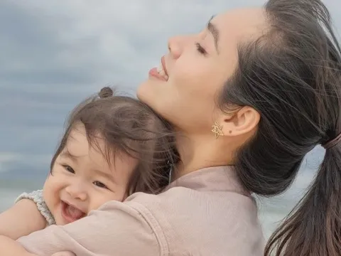 Hoàng My một mình nuôi con