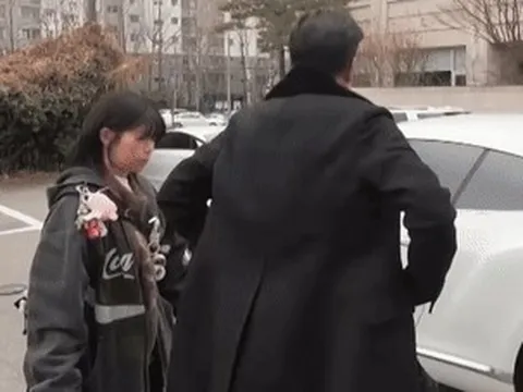 Cô bé “nhìn trúng” hoàng tử đẹp nhất châu Á, 20 năm sau thấy anh bỏ vợ liền cưới làm chồng