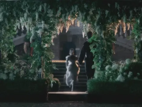 Sống ở đời chưa xem phim 18+ này là điều đáng tiếc: Nữ chính đẹp tê tái, hợp vai đến từng chân tơ kẽ tóc