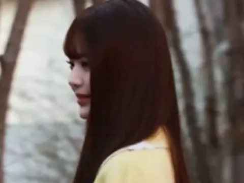 “Công chúa Kpop” bị mắng ngay giữa sự kiện, ngượng ngùng rồi phải rời đi ngay