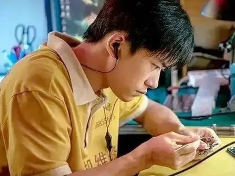 Gửi về nhà 33 triệu/tháng, người con chết lặng phát hiện sự thật về khoản tiền hơn 1,1 tỷ đồng trong suốt 3 năm