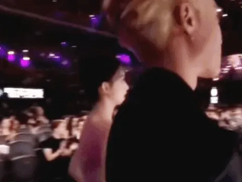 Trời ơi cặp đôi không ai ủng hộ đến bên nhau thật rồi: Nhà gái già chát, nhà trai đen đủi chạy cũng không được