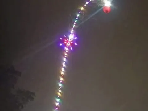 Dựng cây nêu đón Tết, hai vợ chồng bị điện giật