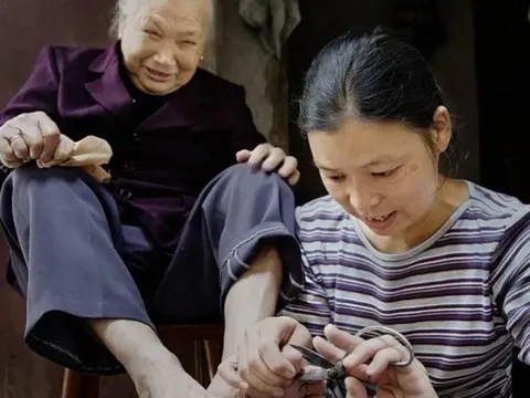 Dù gia đình có bao nhiêu người con đi nữa thì đây vẫn là người con hiếu thảo với bố mẹ nhất!