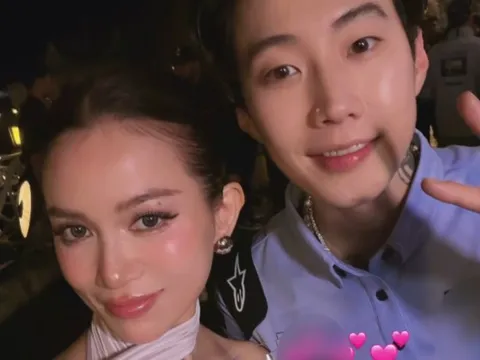 Phản ứng gây tranh cãi của Sĩ Thanh giữa ồn ào tham dự sự kiện có logo app cá độ