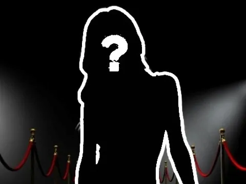 Nữ ca sĩ dự Grammy 2026 ngang nhiên dùng chất cấm, lộ luôn cảnh nóng bỏng