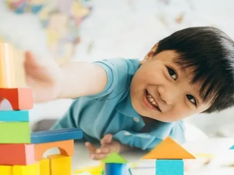 Giáo sư ĐH Thanh Hoa chỉ rõ: 3 dấu hiệu chỉ có ở trẻ thông minh, 20 năm sau AI vẫn không thể thay thế