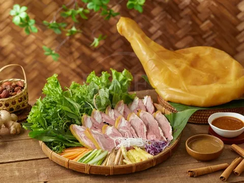 1 món ăn “siêu hot” dịp Tết có thể khiến huyết áp cao vút nếu lạm dụng: Phó Giáo sư cảnh báo điều đáng lo