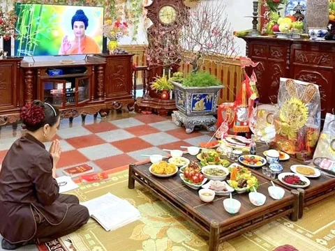 Cúng tất niên trước ngày ông Công ông Táo được không?