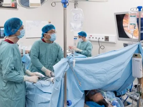 Một bệnh nhân mắc ba ung thư nguyên phát hiếm gặp