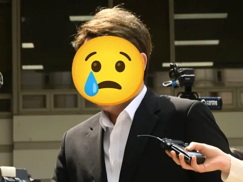 Ca sĩ lái Bentley gây tai nạn, đang thụ án tù, thua kiện 180 antifan