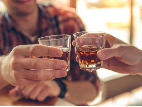 Sau khi uống rượu bia, hãy nhớ “2 nên – 5 không”: Gan và cả cơ thể cảm ơn bạn rất nhiều!