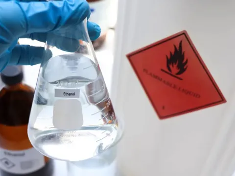 Nâng ly ngày Tết, phân biệt rượu thật, rượu giả thế nào?