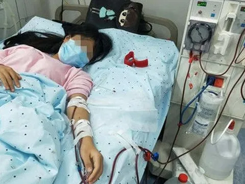 Ngày càng nhiều người còn trẻ đã phát hiện suy thận, bác sĩ tố giác: 4 kiểu uống nước "phá thận" không kém gì lười uống