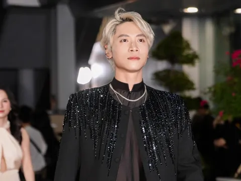 Hoàng Long từ phim Mưa Đỏ đến sân khấu WeChoice Awards 2025: Diễn xuất trực tiếp quá đỉnh!