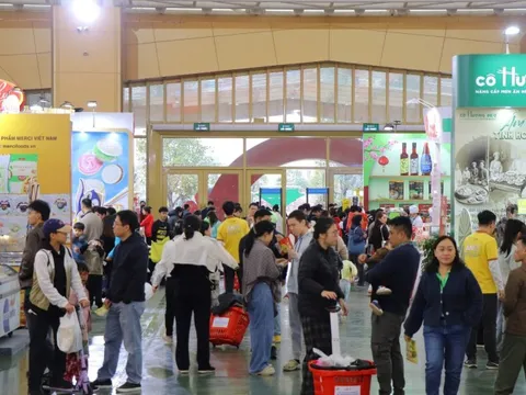 Sắm đủ Tết đầy ở Hội chợ Mùa Xuân lần thứ nhất năm 2026