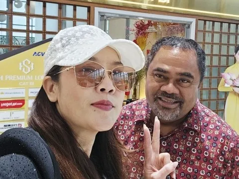 Chồng nữ ca sĩ hàng đầu Việt Nam từ Mỹ về đến ngay công an làm 1 việc