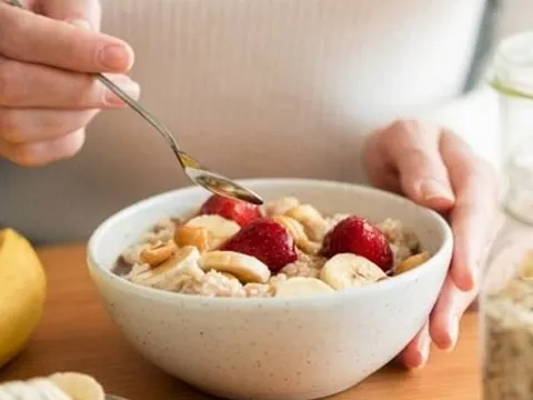 Đừng đổ lỗi cho rau muối chua: Kẻ gây tổn thương thận hàng đầu là thực phẩm quen thuộc hằng ngày