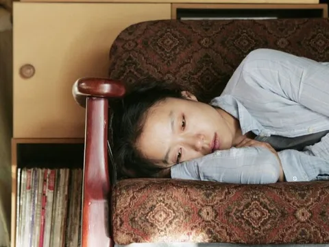 Tết về biếu mẹ chồng 17 triệu, tới bữa cơm vừa nhìn bàn ăn con dâu tuyên bố: Về thành phố ngay!