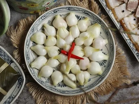 Tết vẫn vui, mâm cỗ vẫn đủ vị: Vì sao dưa hành - món bị đồn “dễ gây ung thư” - thực ra không đáng sợ như nhiều người nghĩ?